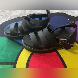 NWOT Dr. Martens Sandal